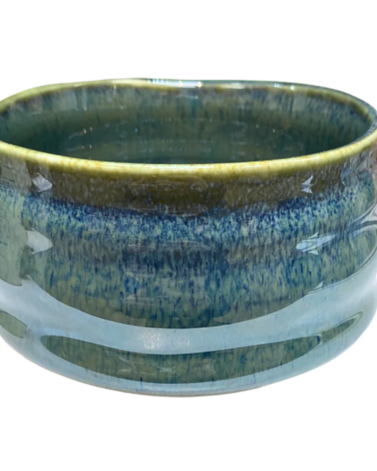 A traditional matcha chawan with a wide, deep shape suitable for whisking matcha using a bamboo whisk. Crafted for ceremonial and café-style matcha preparation.